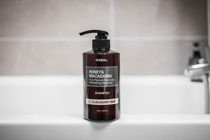 KUNDAL HONEY&MACADAMIA Pure Natural Balancing Refreshing Shampoo 500ml #BLACKBERRY BAY - Chikolab